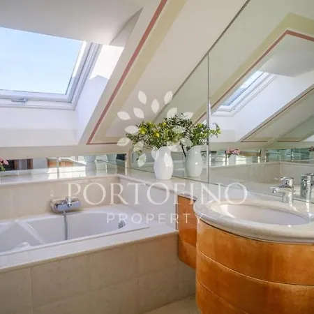 Ferienhaus Luxurious House Golf And Relax